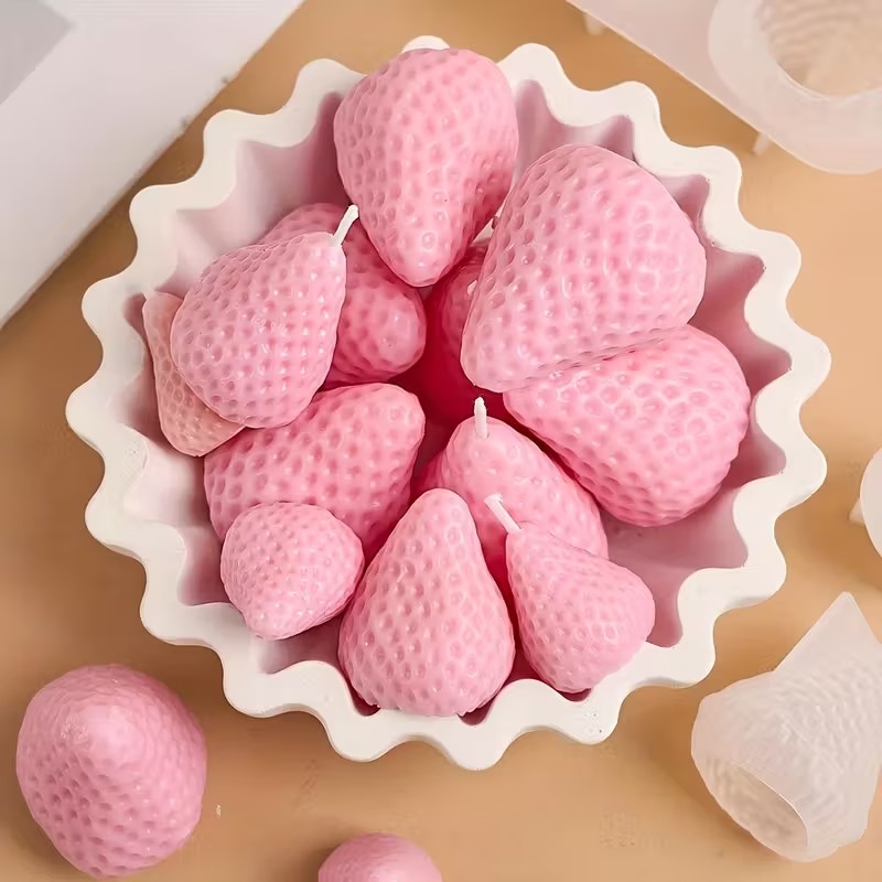 Strawberry Silicone Candle Mol - Soap Making Designs のレビューと価格