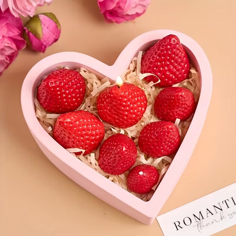 Strawberry Silicone Candle Mol - Soap Making Designs のレビューと価格